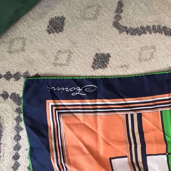 Vintage 80s abstract pattern scarf - Picture 3 of 3